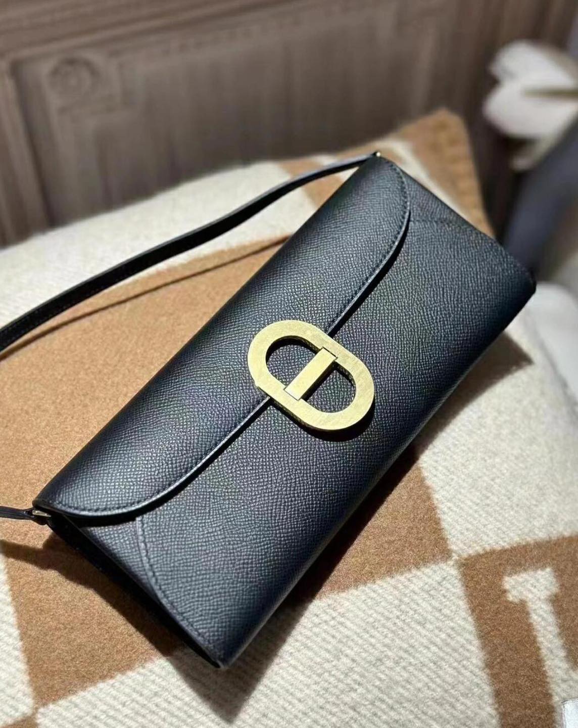 Herm*s maillon to go black epsom gold hardware - image 3