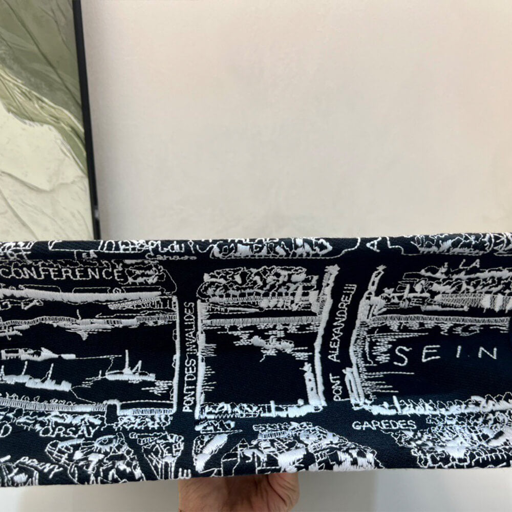 Di*r medium book tote - image 4