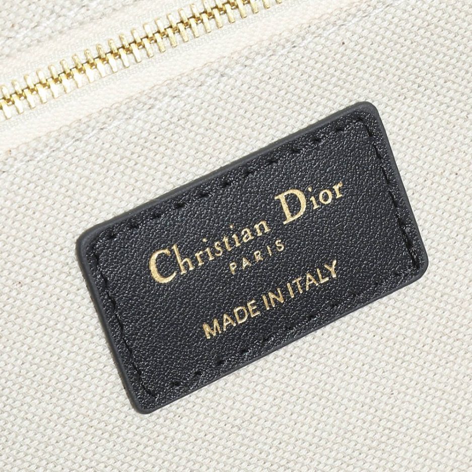 Di*r medium Di*r book tote - image 6