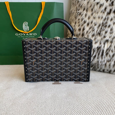 goya grand hotel trunk bag - image 6