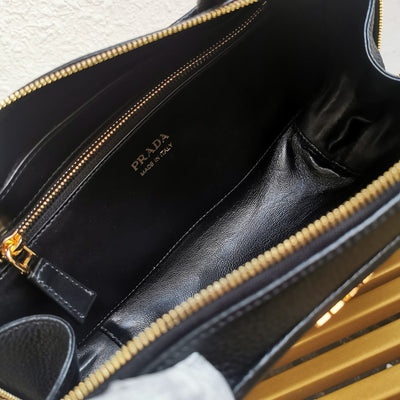 Pr*da medium leather top-handle bag in black - image 3