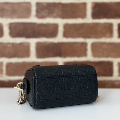 Guc*i gg emblem medium boston bag in black leather - image 2