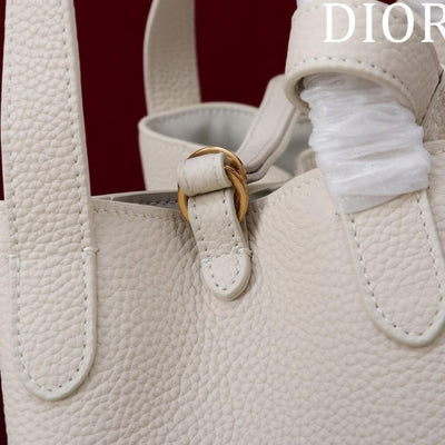 Di*r medium signature bucket bag - image 5
