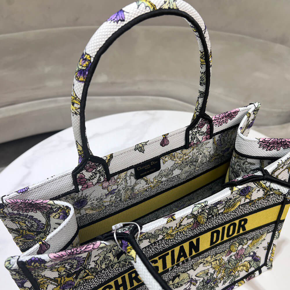 Di*r medium Di*r book tote - image 5