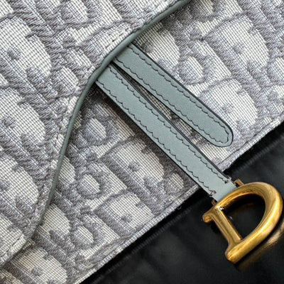 Di*r medium saddle pouch with chain - image 5