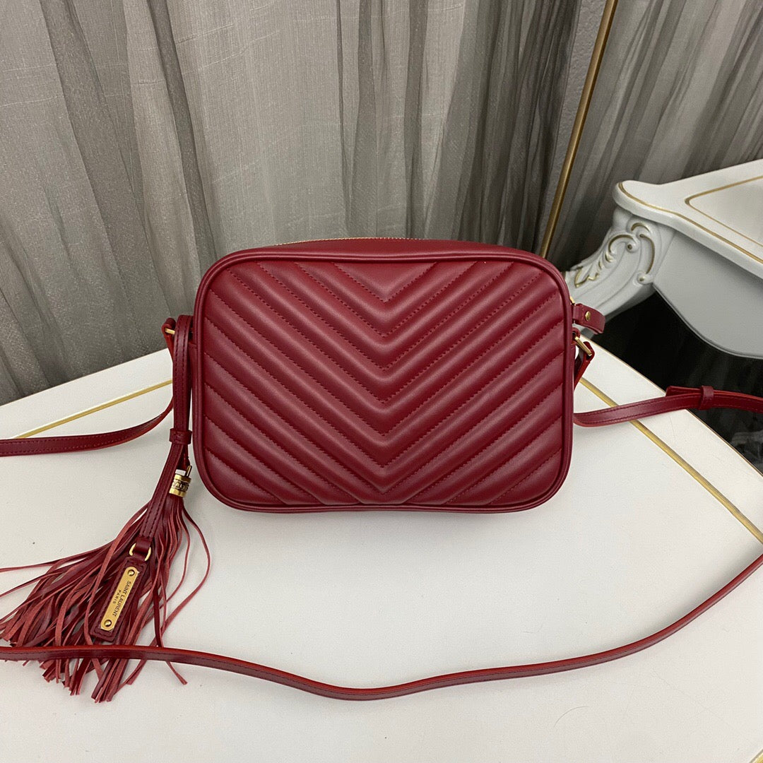 saint laurent lou medium Y*L camera bag with pocket and tassel in quilted leather - image 4