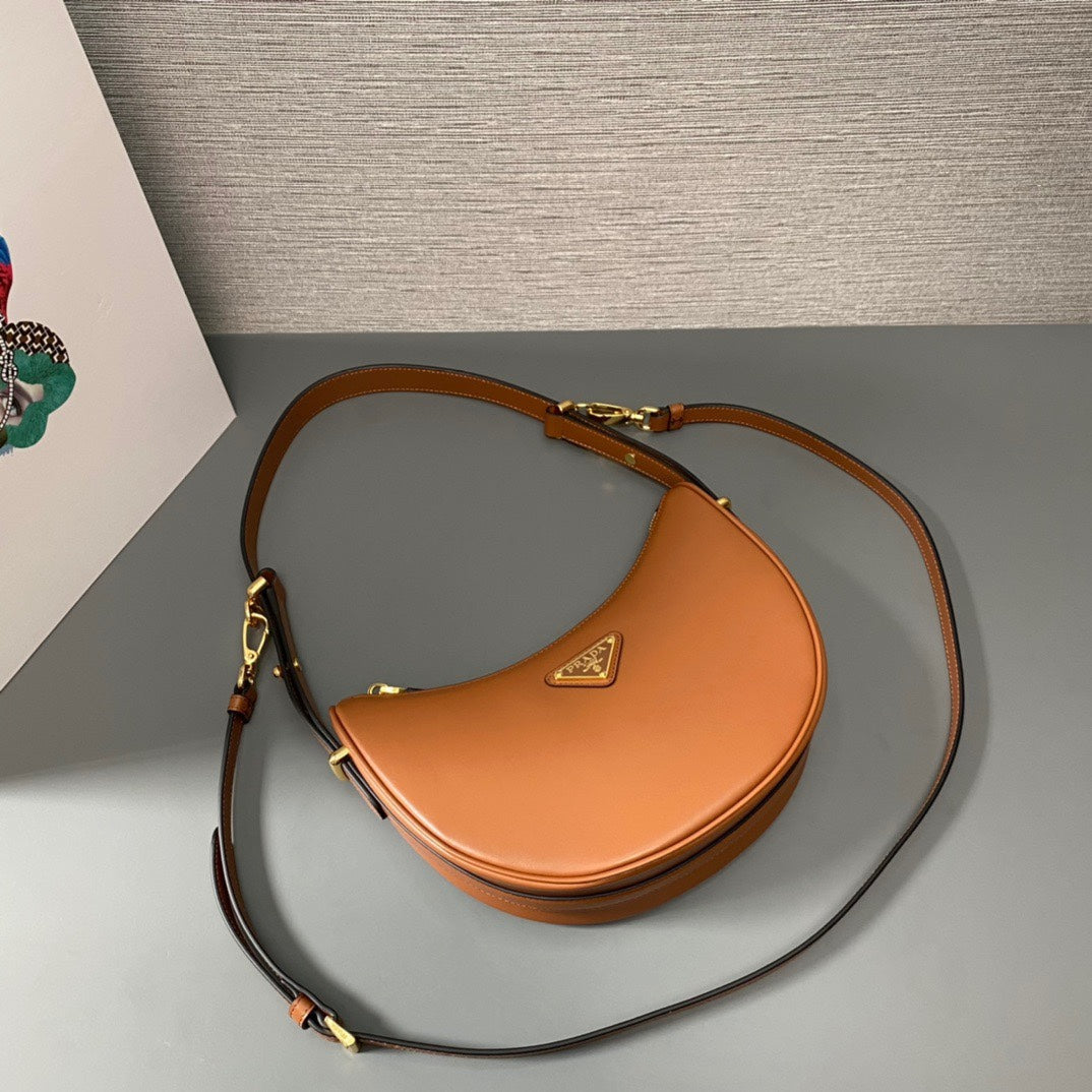 Pr*da arque small leather shoulder bag - image 4