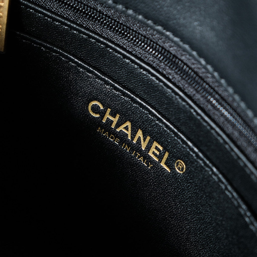 Chan*l 25c flap bag 19cm black quilted lambskin - image 2