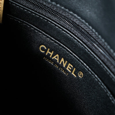 Chan*l 25c flap bag 19cm black quilted lambskin - image 2