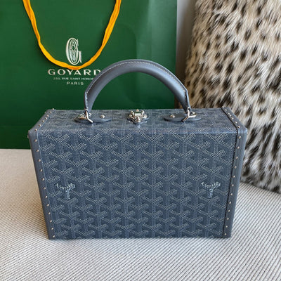 goya grand hotel trunk bag - image 7