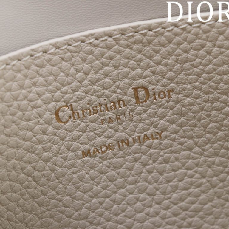 Di*r medium signature bucket bag - image 5