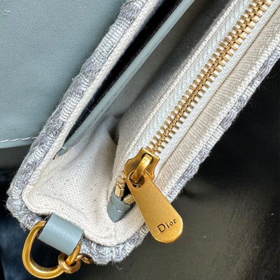 Di*r medium saddle pouch with chain - image 6
