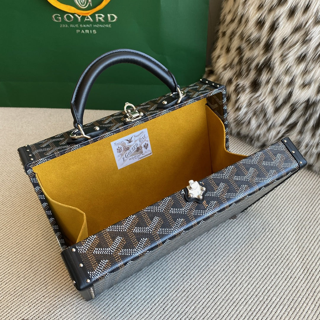 goya grand hotel trunk bag - image 8