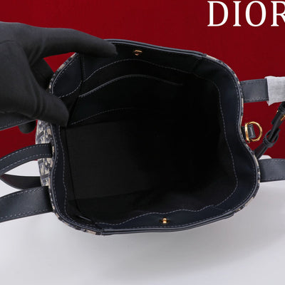 Di*r medium signature bucket bag - image 6