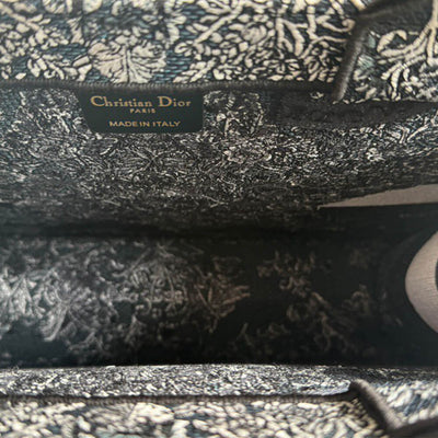Di*r medium Di*r book tote - image 7