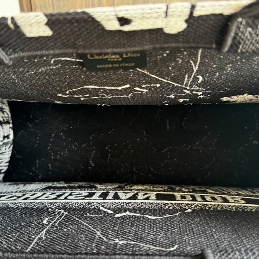 Di*r medium Di*r book tote - image 7
