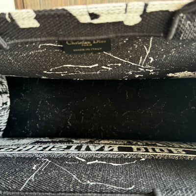 Di*r medium Di*r book tote - image 7
