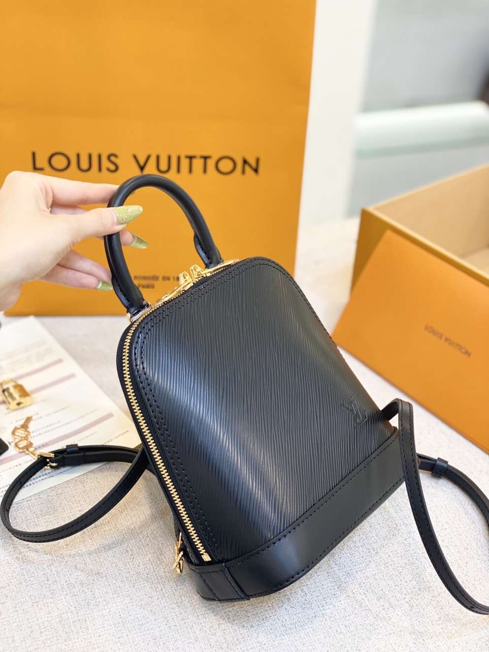 Lou*s Vuitt*n lv alma backpack woman’s black 15x20x10cm - image 3