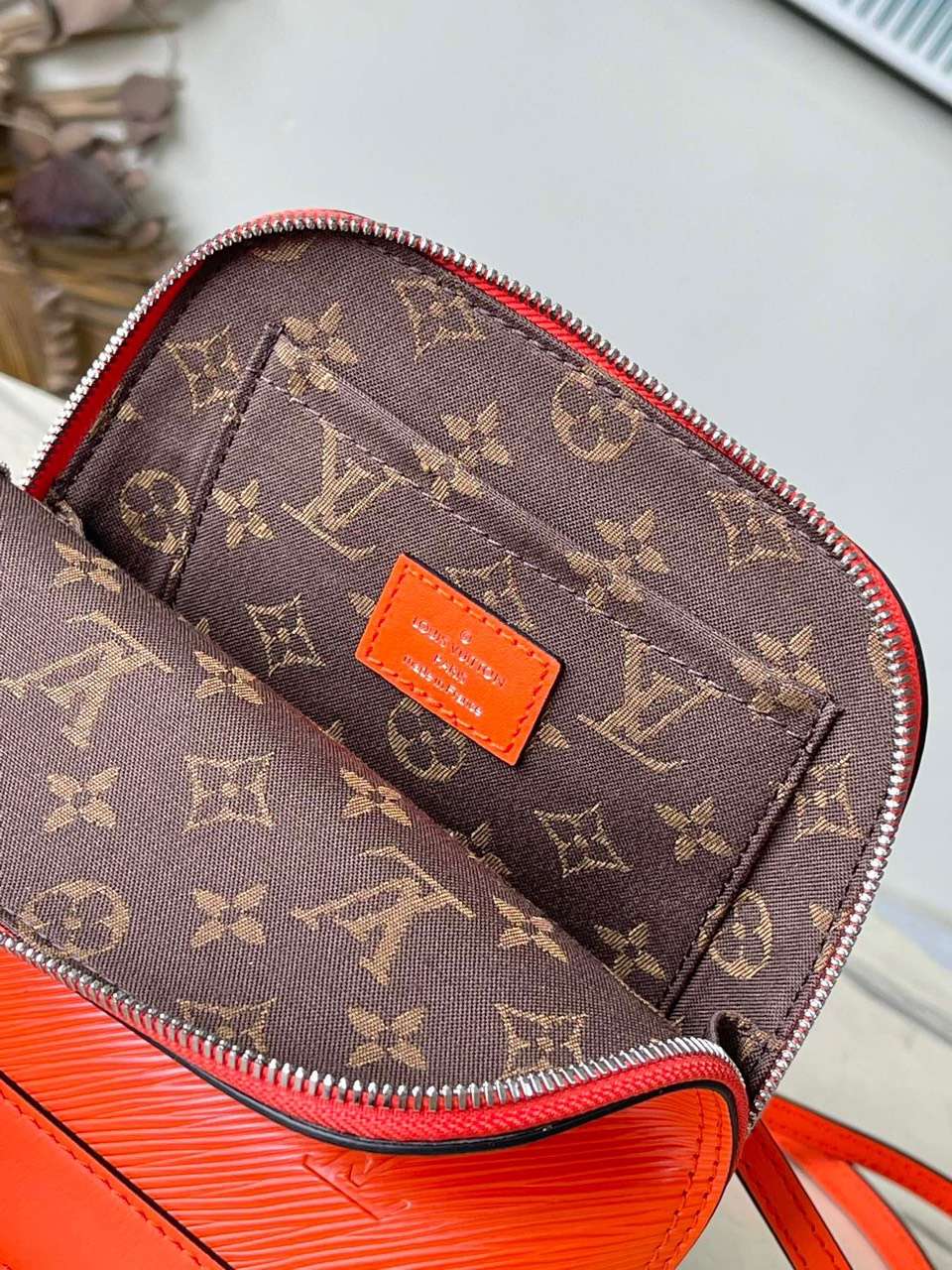 Lou*s Vuitt*n lv alma like auth backpack orange lock silver 15x20x10cm - image 8