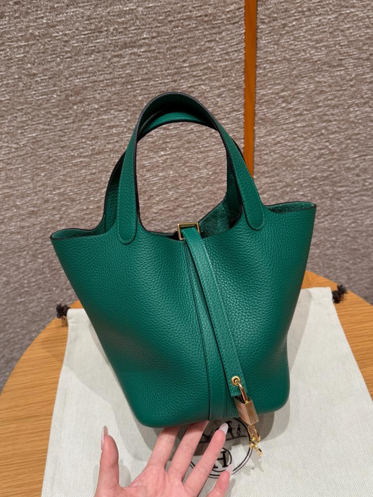 Herm*s togo leather green with gold hardware 18cm - image 2