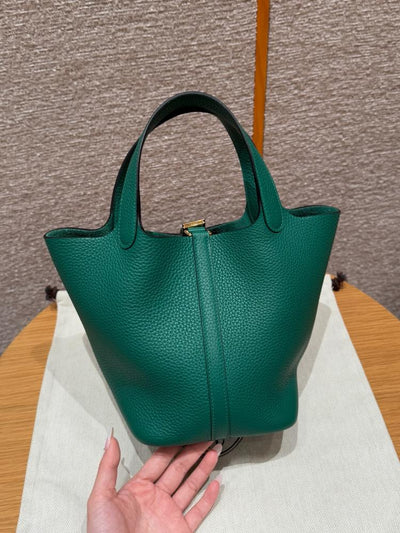 Herm*s togo leather green with gold hardware 18cm - image 3