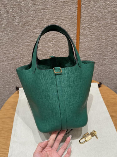 Herm*s togo leather green with gold hardware 18cm - image 4