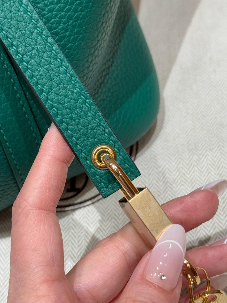 Herm*s togo leather green with gold hardware 18cm - image 8