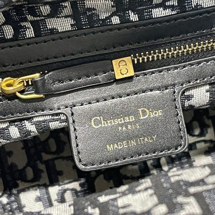 lady Di*r wicker bag - image 7