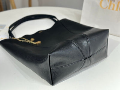 Chlo Spin tote bag in black grained leather - Image 9