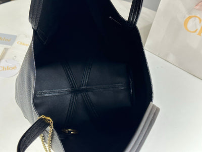 Chlo Spin tote bag in black grained leather - Image 10