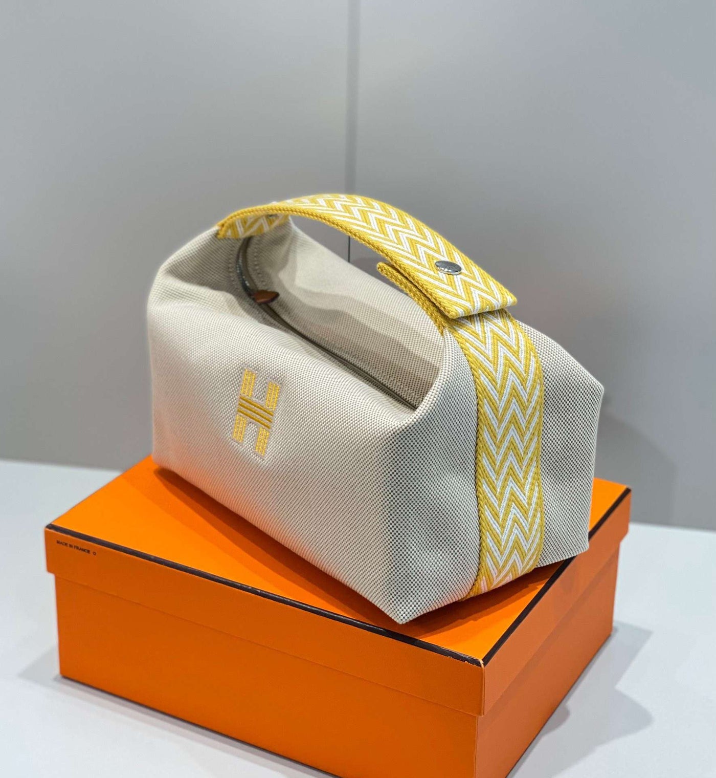 Herm*s bride a brac pm clutch bag yellow fabric 12x20x10cm - image 2