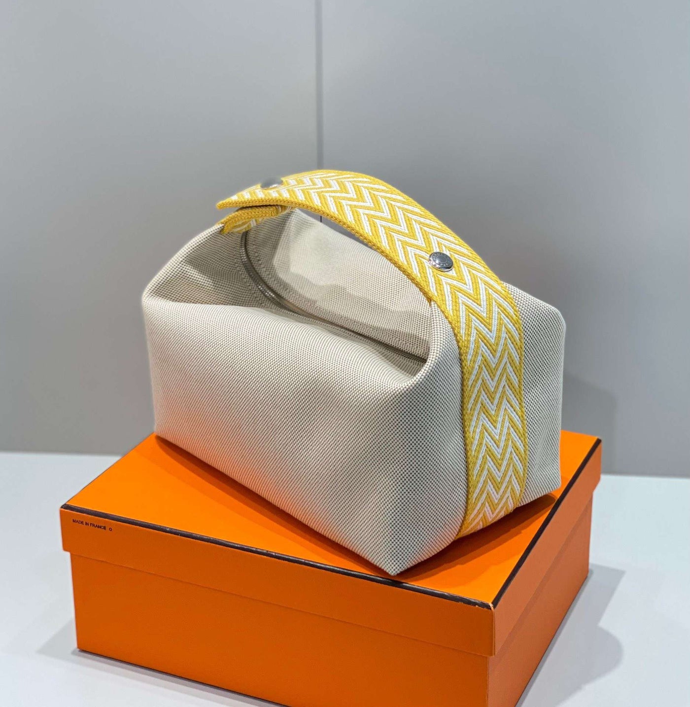Herm*s bride a brac pm clutch bag yellow fabric 12x20x10cm - image 3