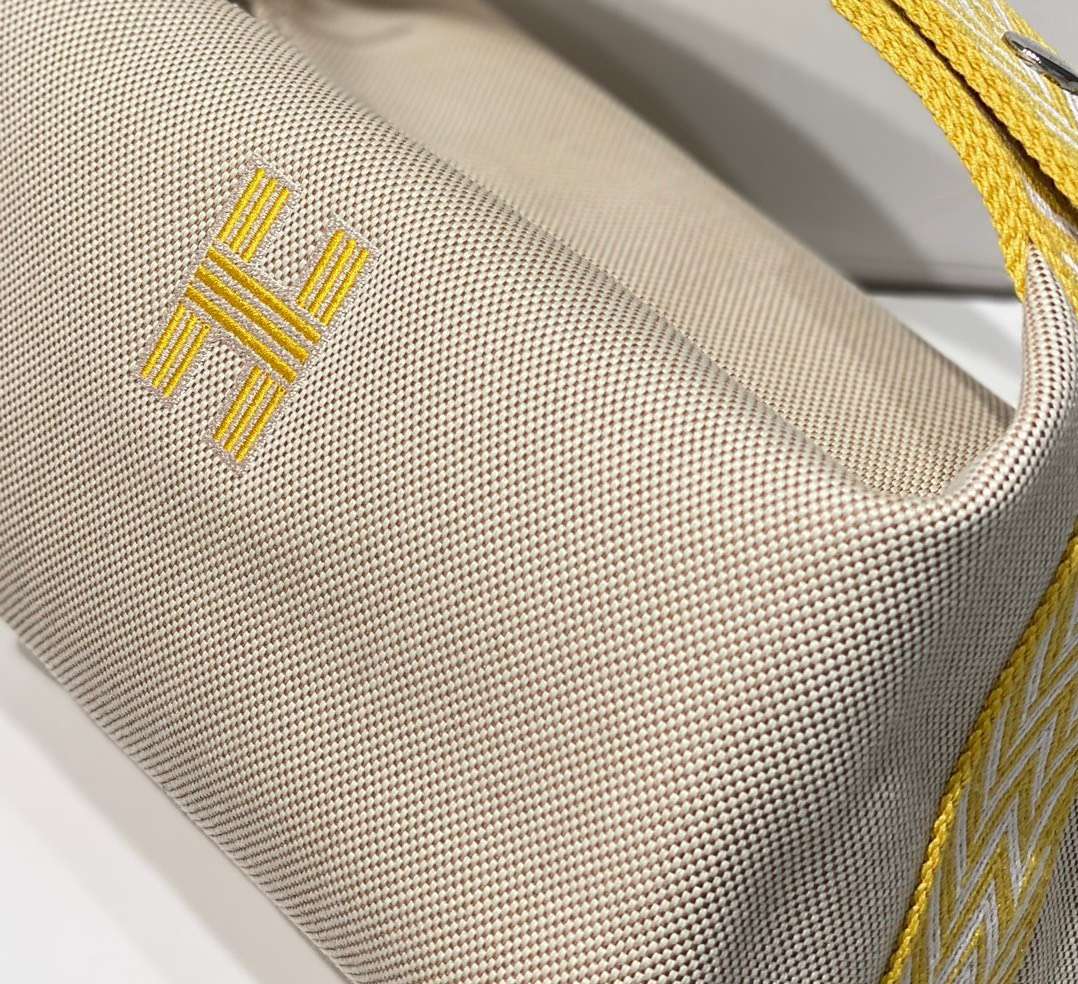 Herm*s bride a brac pm clutch bag yellow fabric 12x20x10cm - image 5