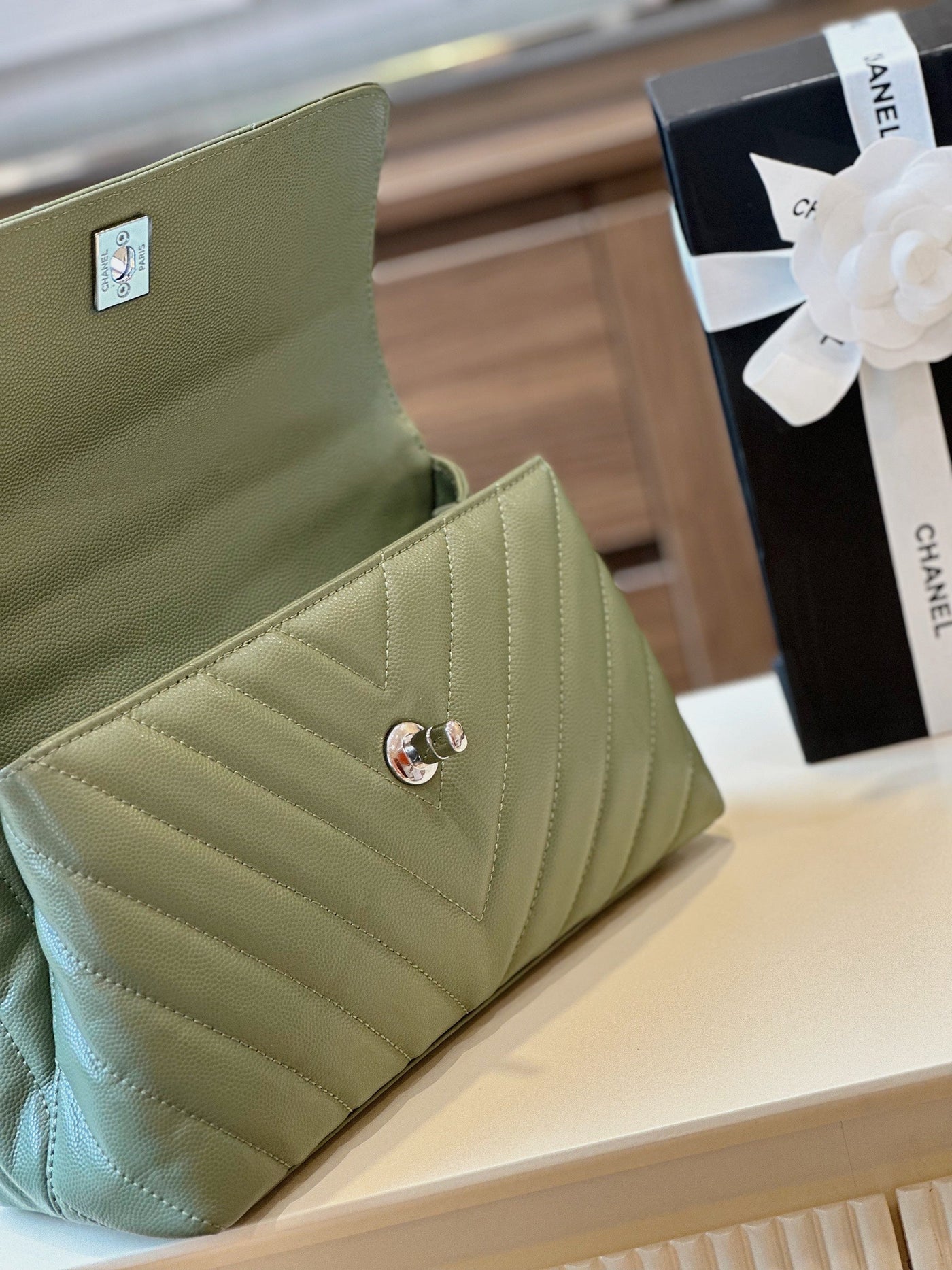 Chan*l coco v-shaped pattern replica 11 handbag green with silver lock 25cm - image 5