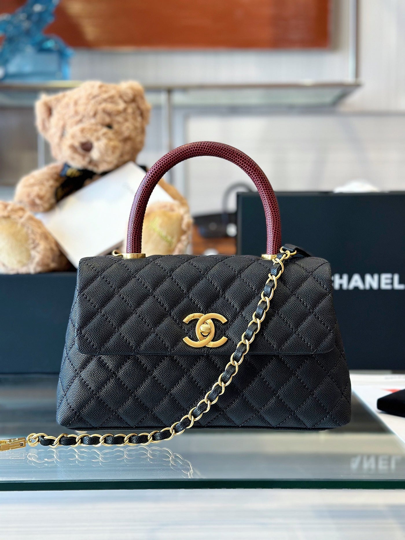 Chan*l handbag coco lock gold lizard skin black 24cm - image 3