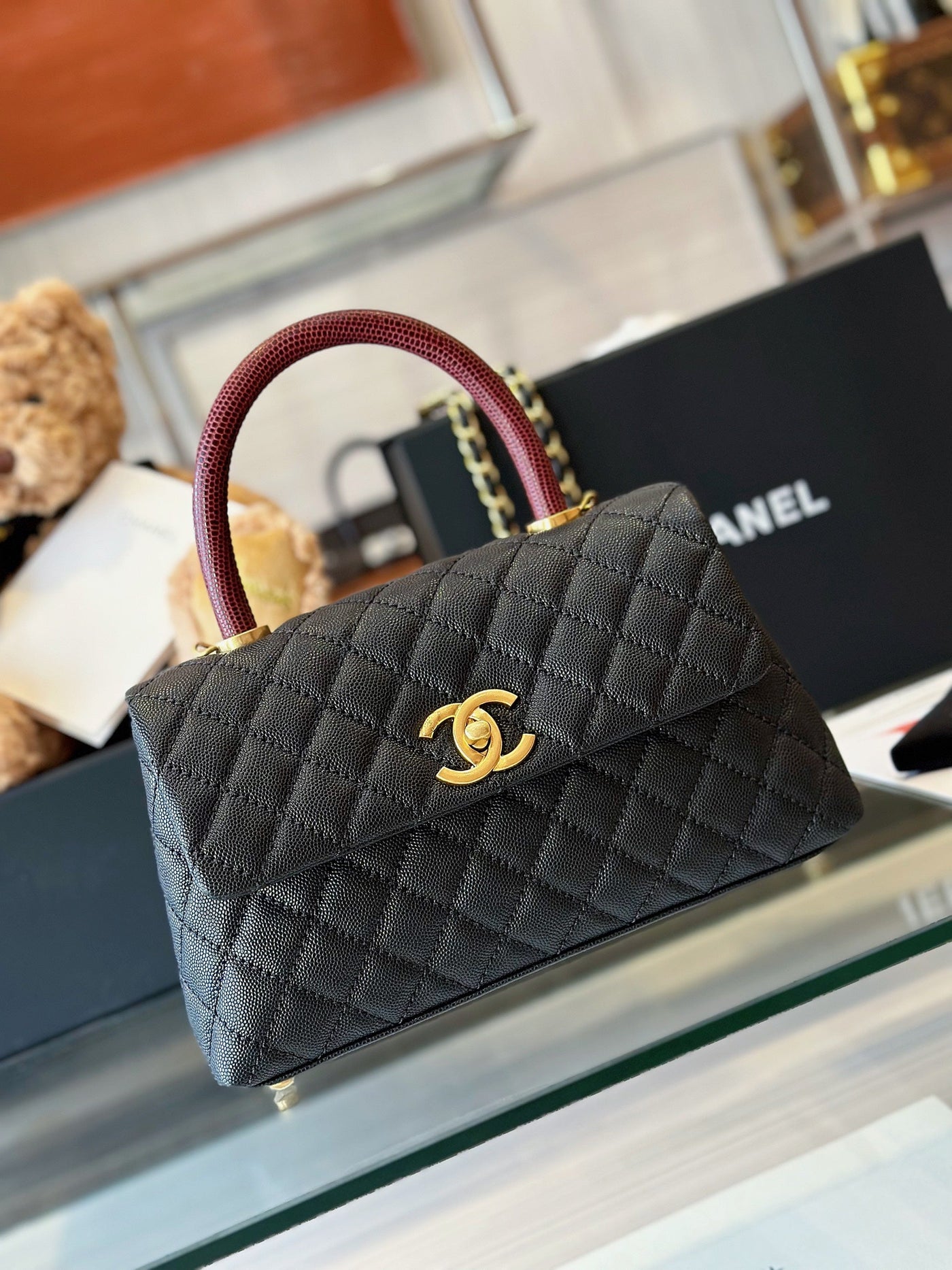 Chan*l handbag coco lock gold lizard skin black 24cm - image 5