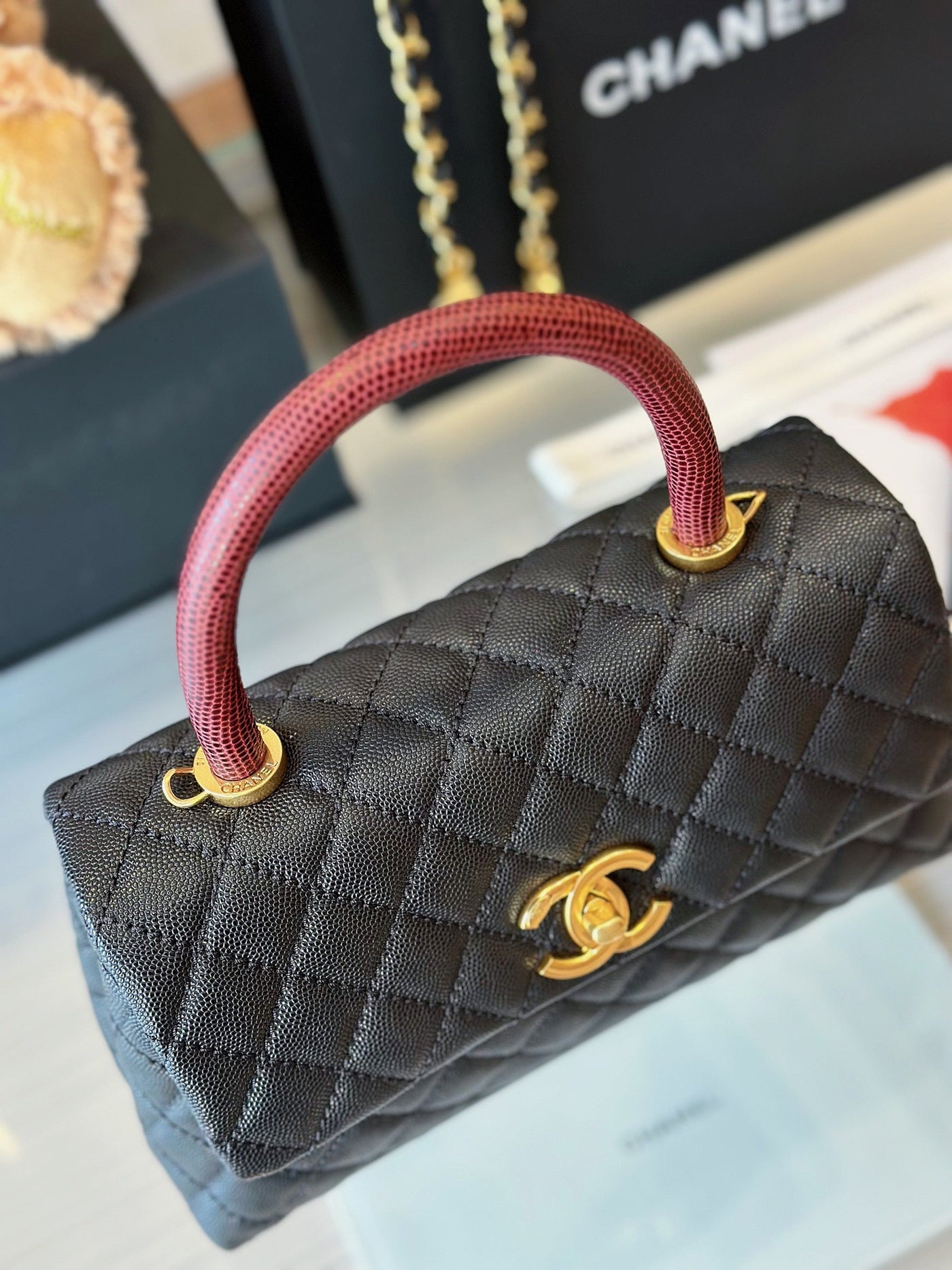Chan*l handbag coco lock gold lizard skin black 24cm - image 6