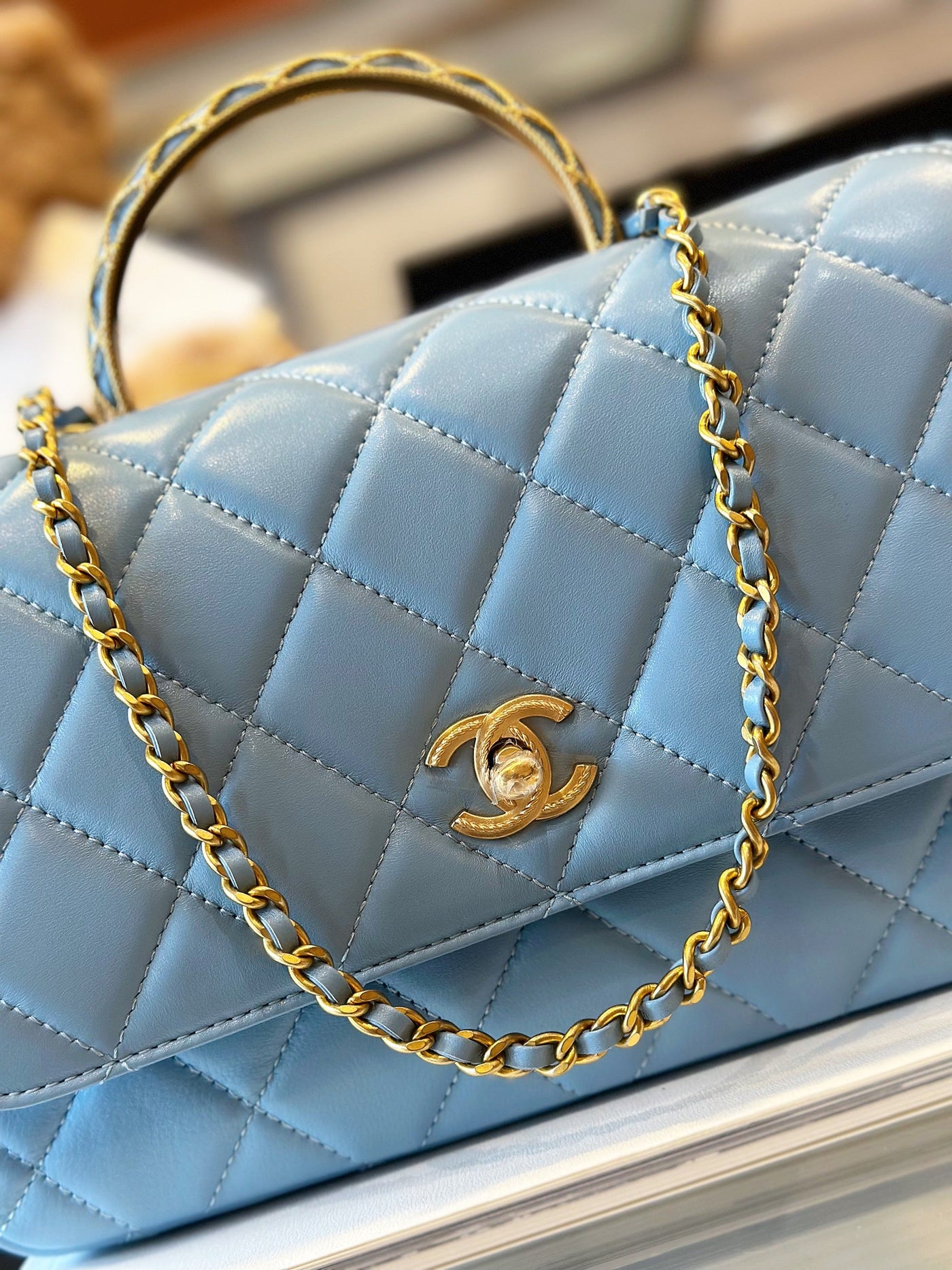Chan*l coco mini handbag like auth blue smooth leather with lock gold 22x21cm - image 3