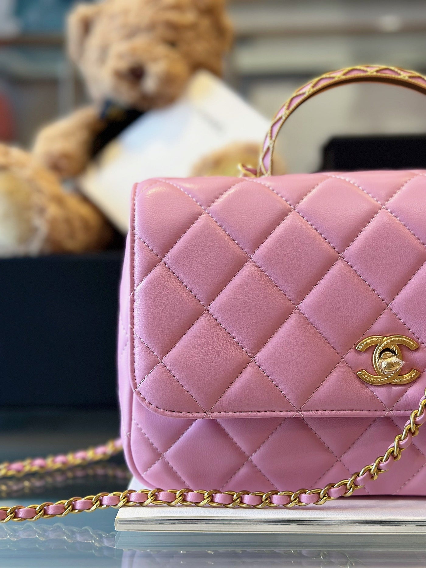 Chan*l coco mini handbags pink with lock gold 22x21cm - image 6