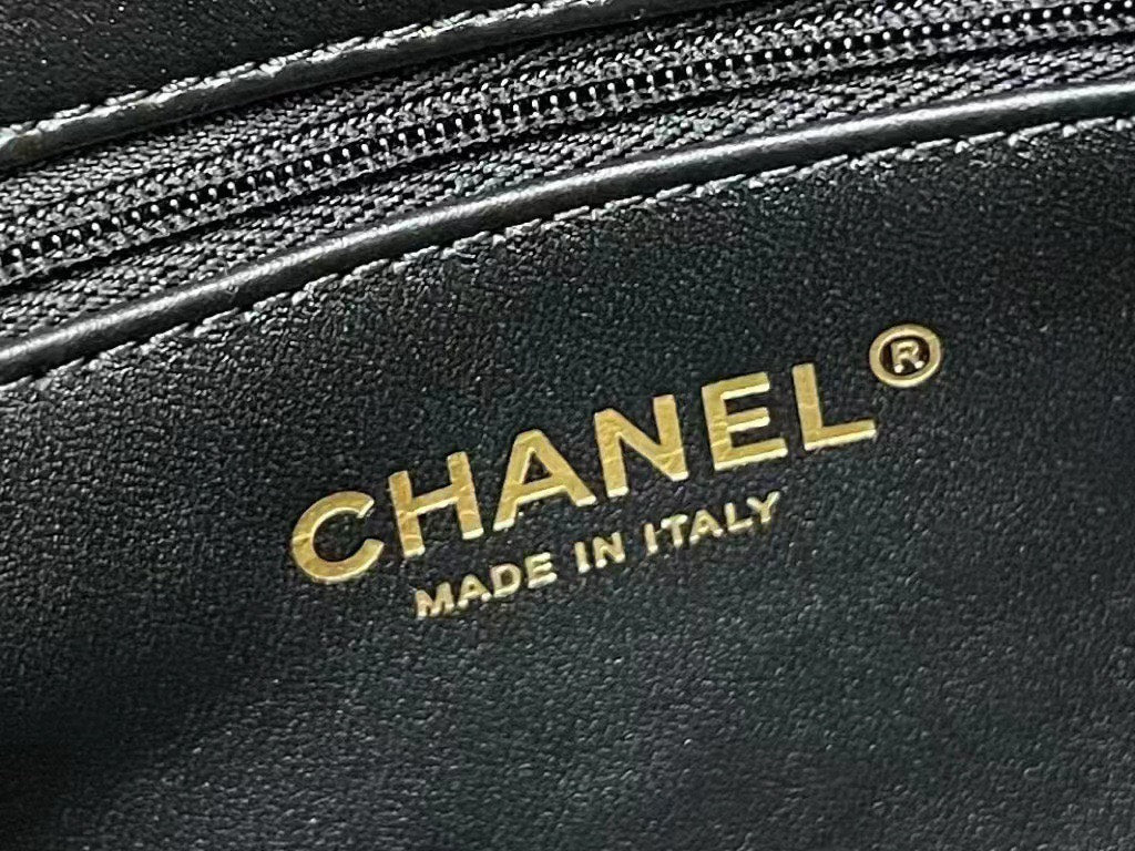 Chan*l mini rectangular flap with top handle black 20cm - image 6