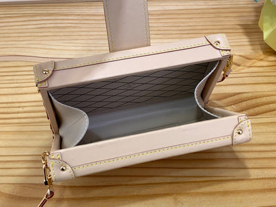 Lou*s Vuitt*n lv petite box shape lock plated gold handbags 20×12.5x5cm - image 6