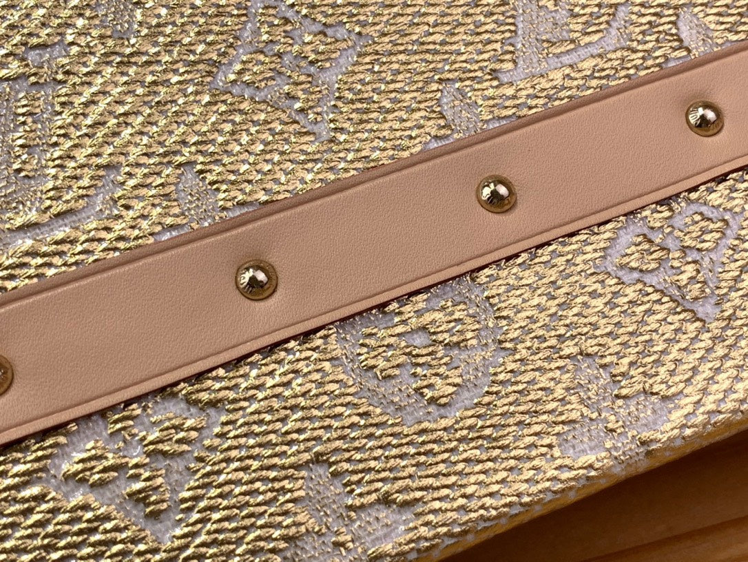 Lou*s Vuitt*n lv petite box shape lock plated gold handbags 20×12.5x5cm - image 8