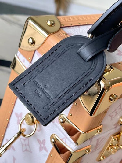 Lou*s Vuitt*n lv camera box lock gold 16x13x7.5cm - image 7