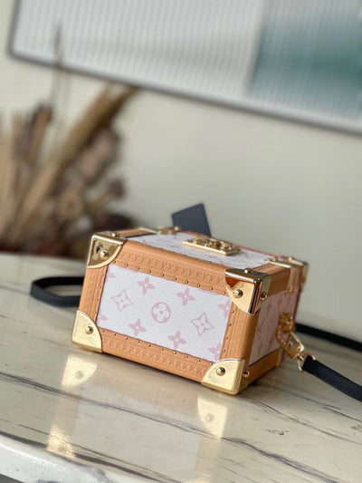 Lou*s Vuitt*n lv camera box lock gold 16x13x7.5cm - image 8