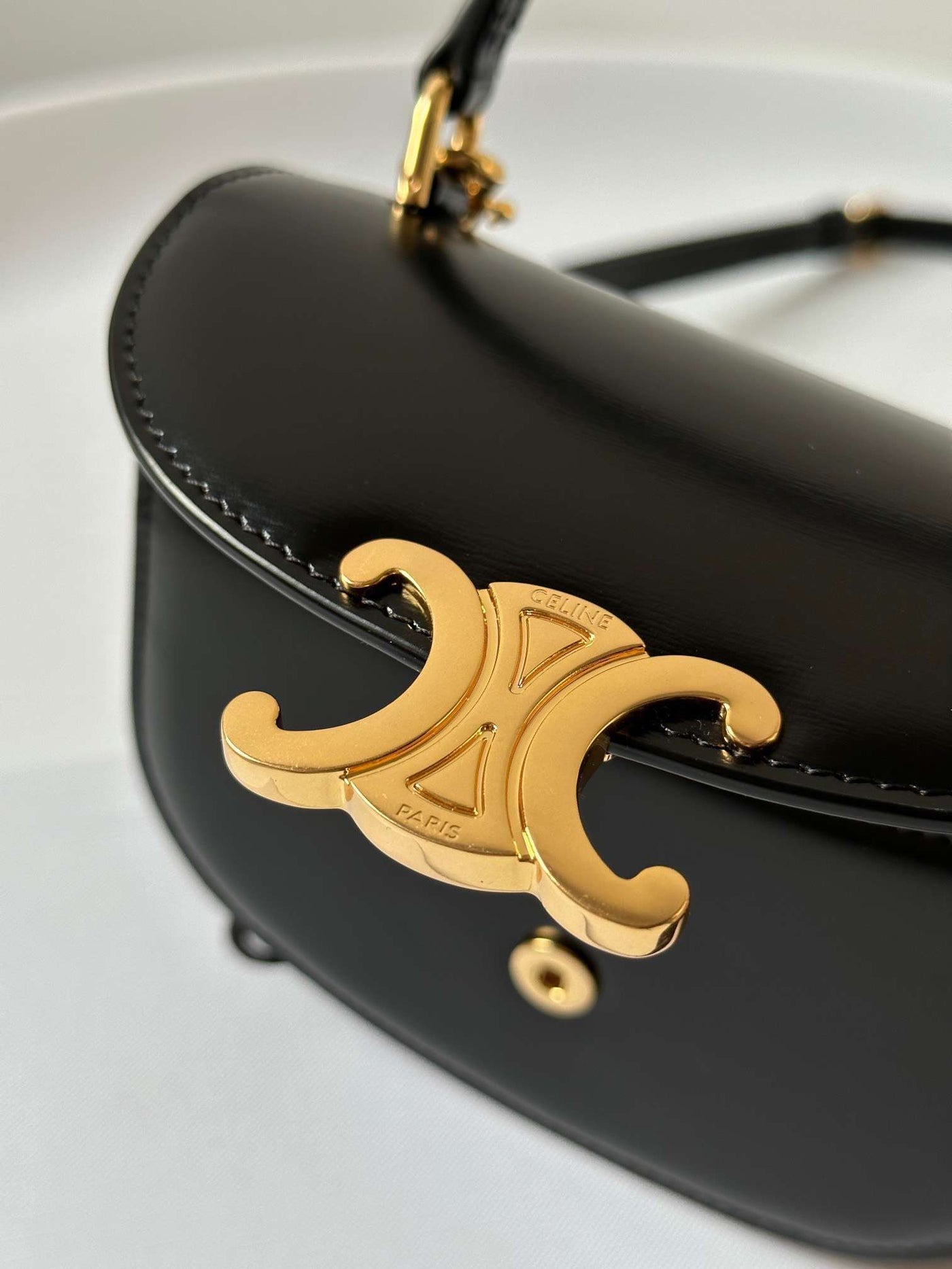 Cel*ne mini crossbody black leather strap gold lock 15.5x11cm - image 4