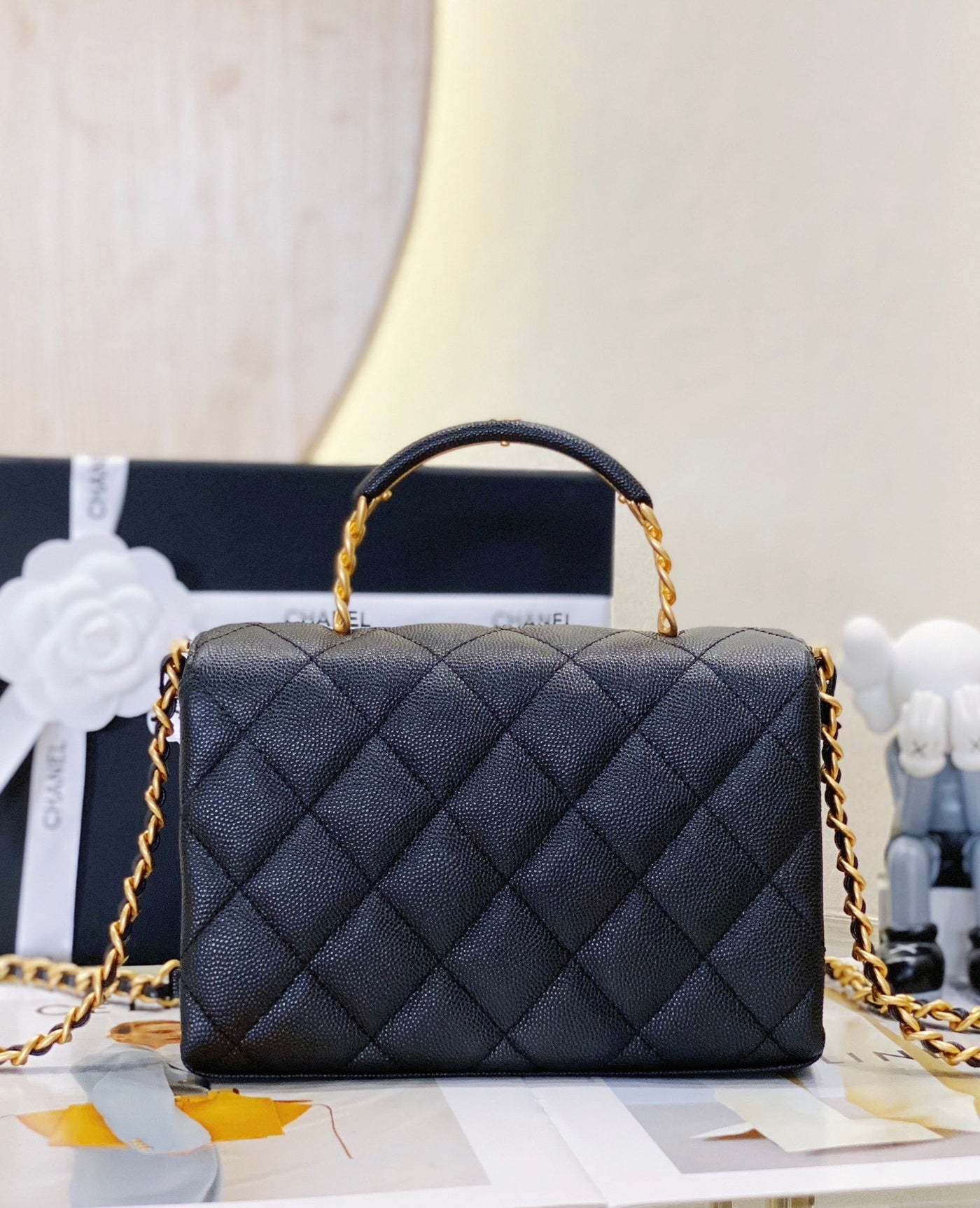 Chan*l handle woman’s black leather handbags pebbled leather 19cm - image 7