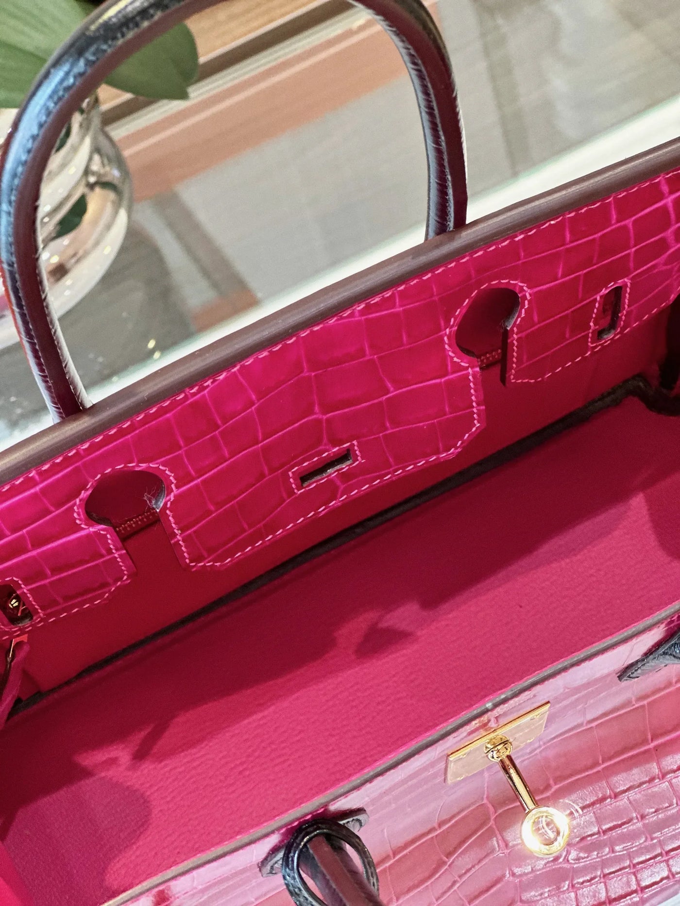 Herm*s birkin crocodile like auth woman’s pink with handle black handle 30cm - image 4