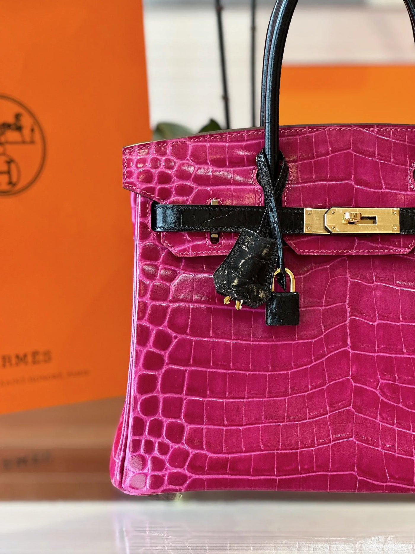 Herm*s birkin crocodile like auth woman’s pink with handle black handle 30cm - image 7