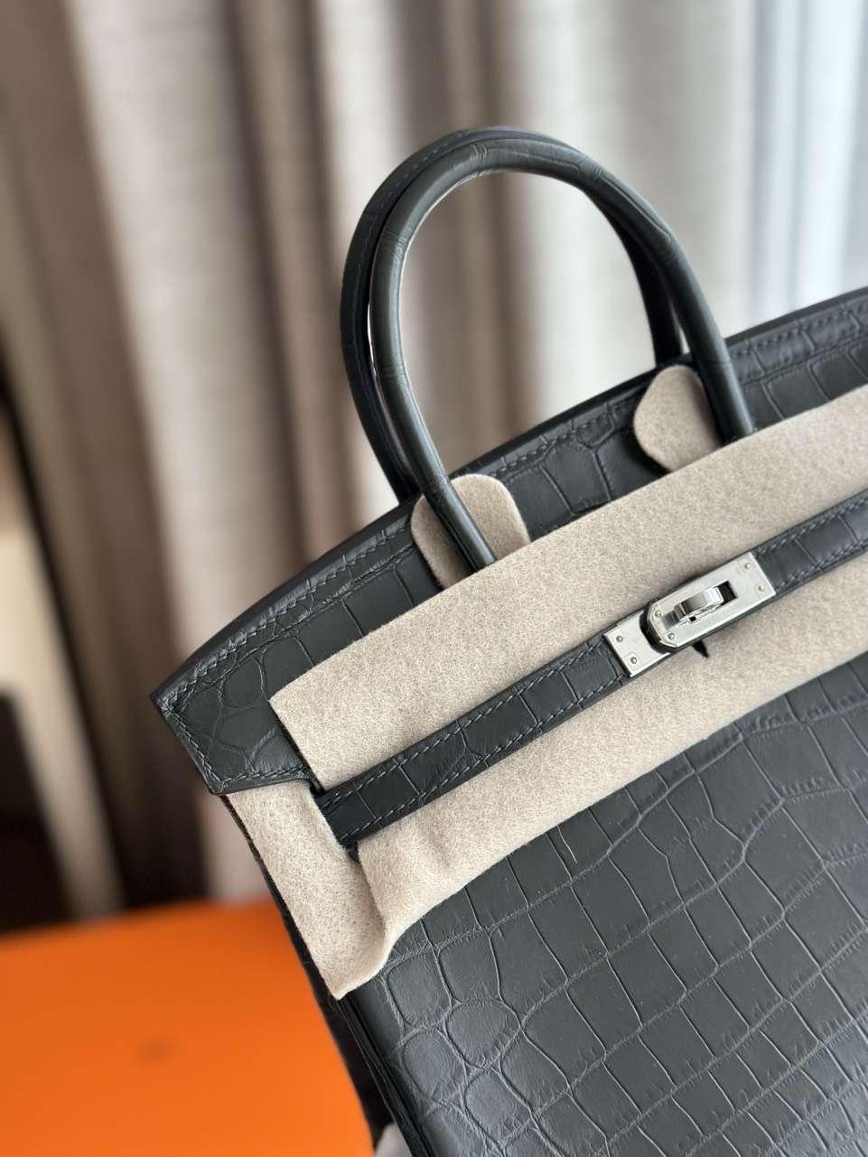 Herm*s birkin like auth imported leather handbags grey 25cm - image 4