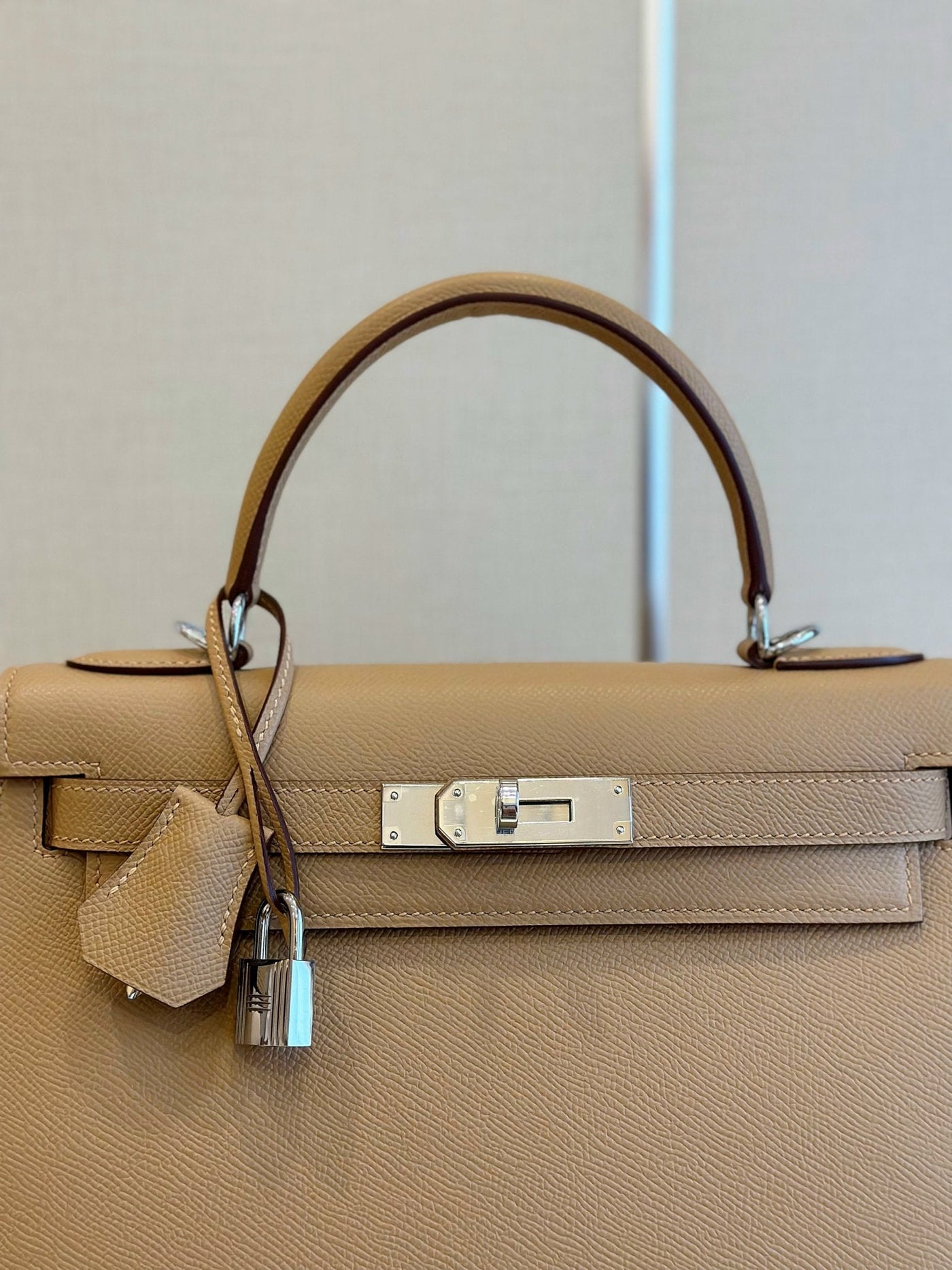 Herm*s kelly lock silver with brown handle pattern lock handbag 28cm - image 7